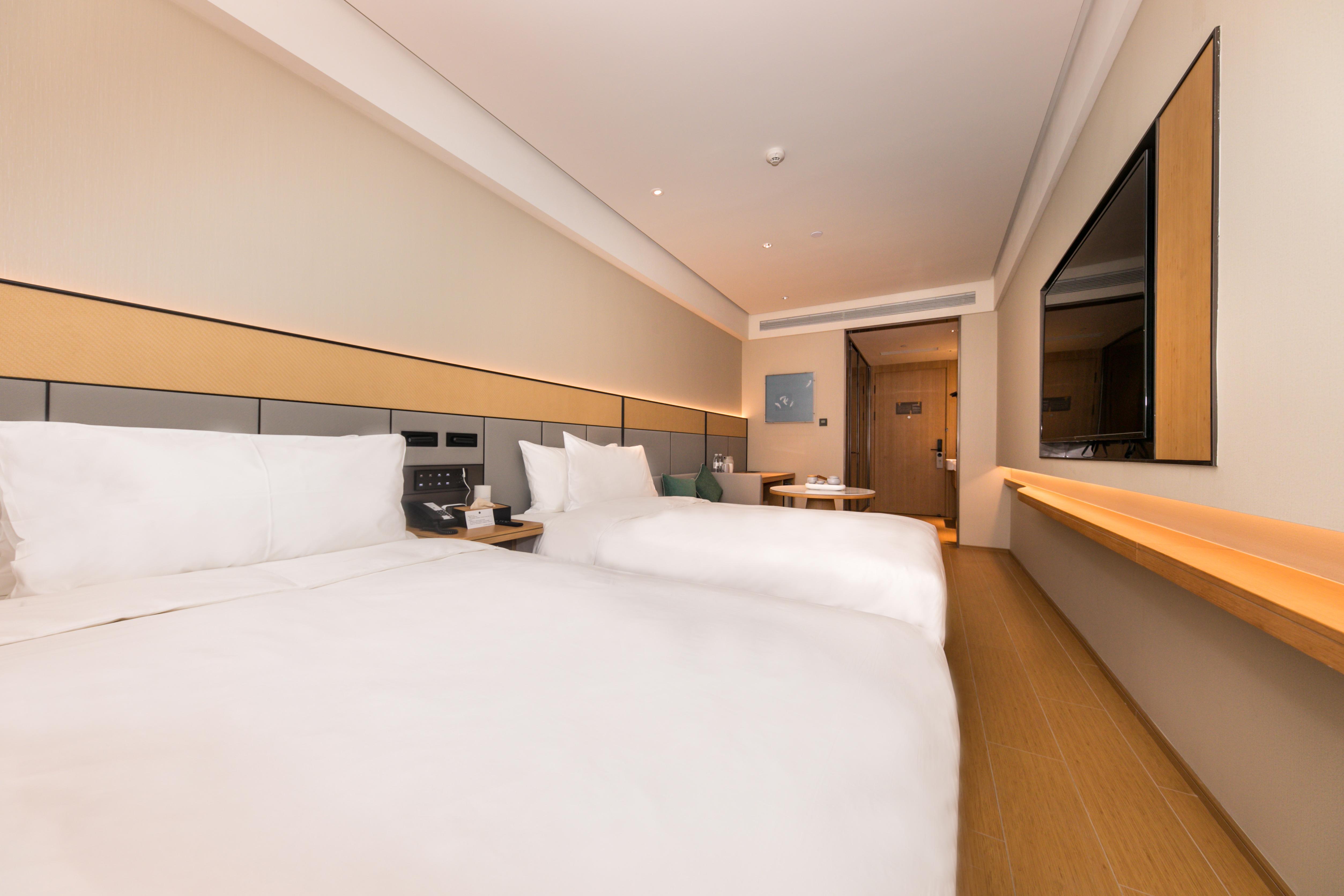 Superior, Twin Beds, No Window