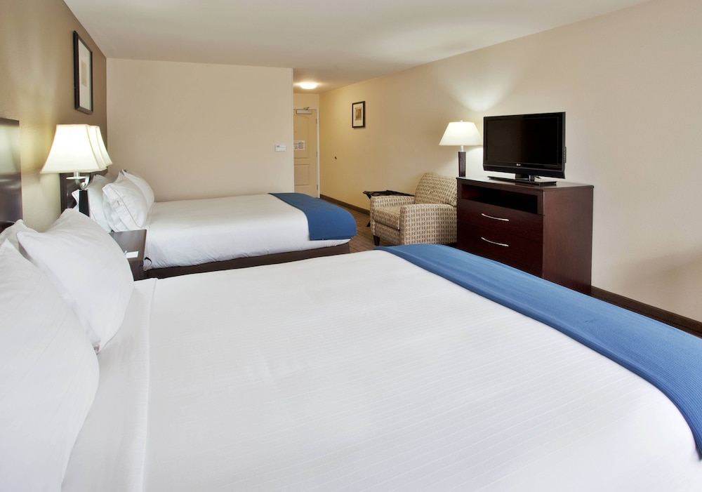 Holiday Inn Express Hotel And Suites Merced 22/52