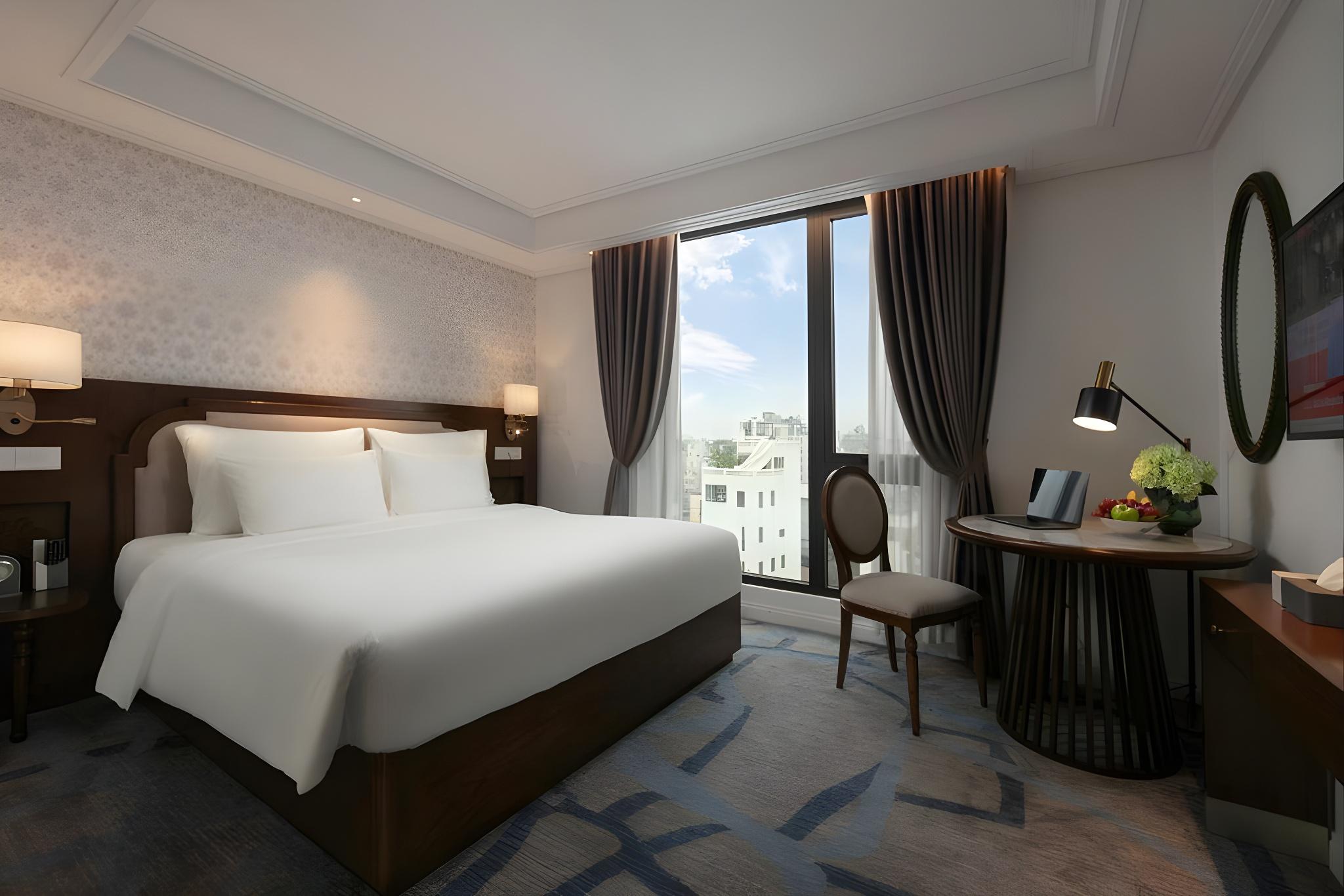 Sapphire Quarter, King Bed, Quadruple Quarter View