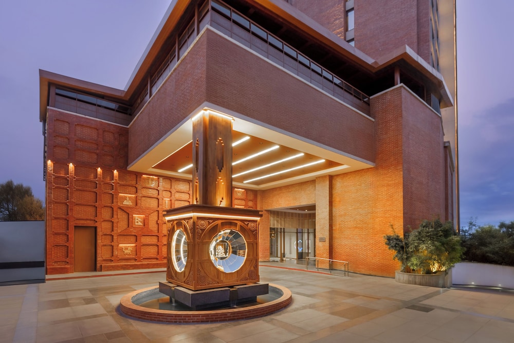 Hyatt Centric Soalteemode Kathmandu 55/60