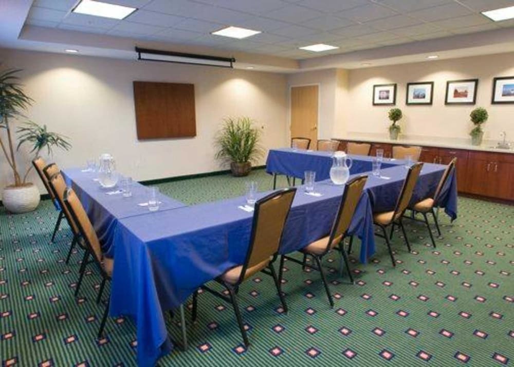 Comfort Inn And Suites West Chester 32/41
