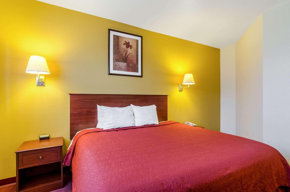Holiday Inn Express Wichita North - Park City 21/38