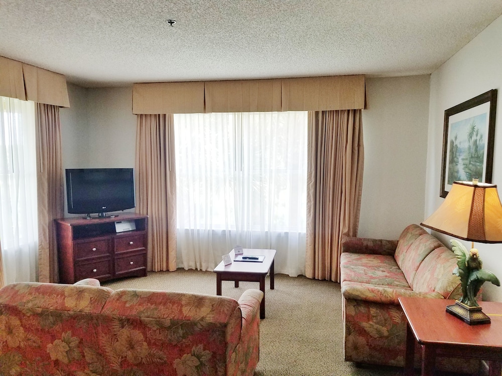 Parc Corniche Condominium Suites 36/62