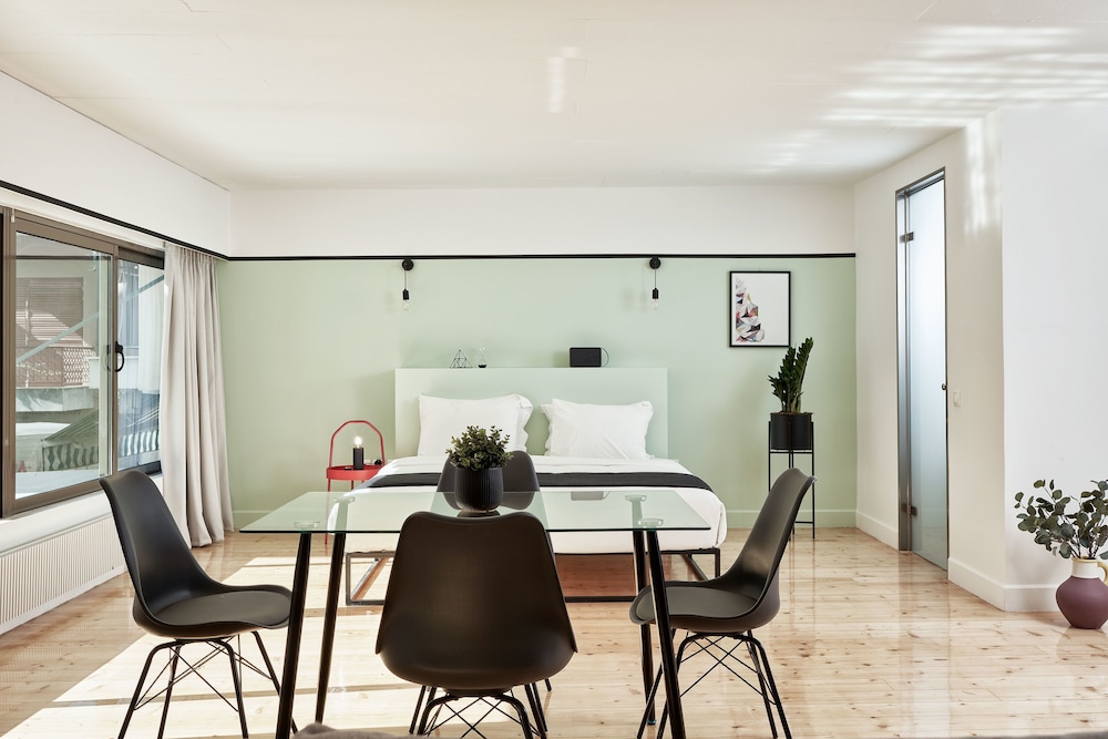 MONO Lofts Athens 7/50