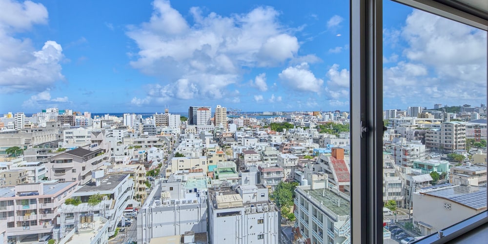 Okinawa NaHaNa Hotel & Spa 64/67