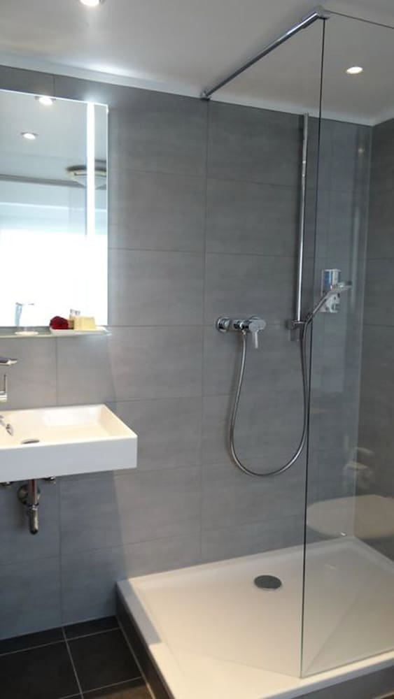 Hotel Elysee 36/37