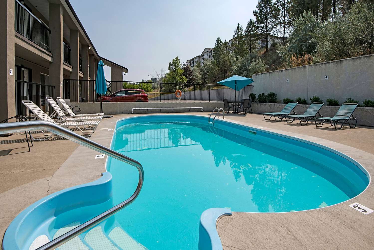 Travelodge By Wyndham Kamloops Mountview 40/69