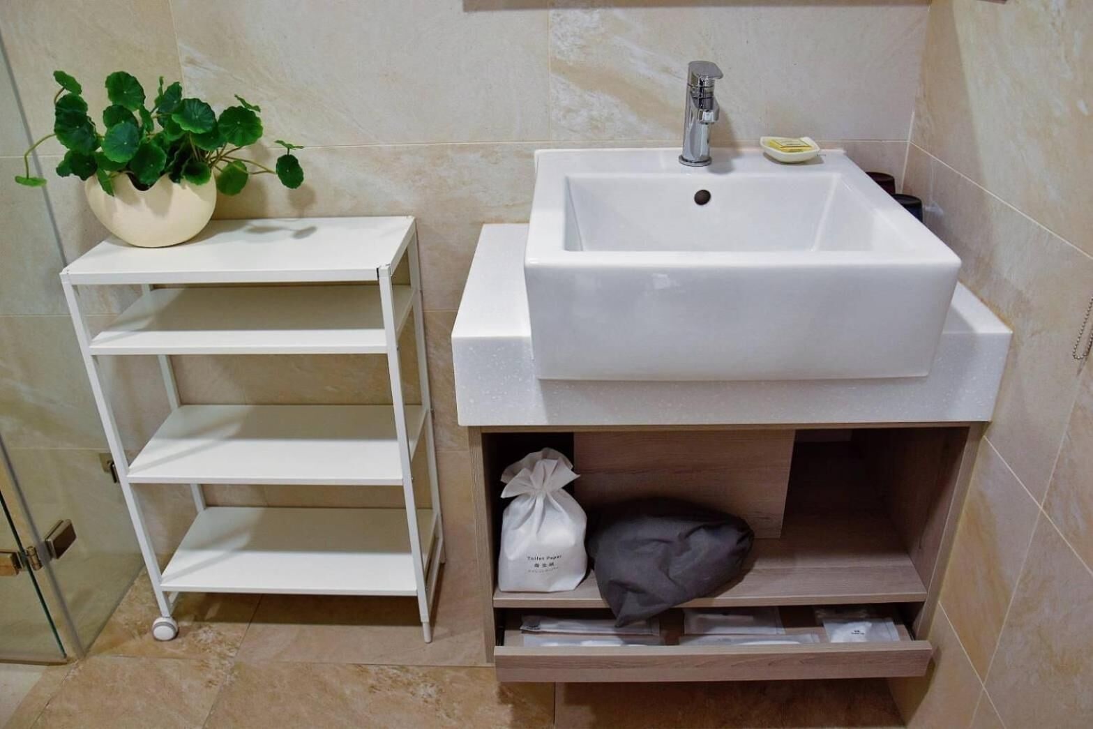 غرفة عائلية رباعية بسريرين كوين، Solis Hotel 6/8
