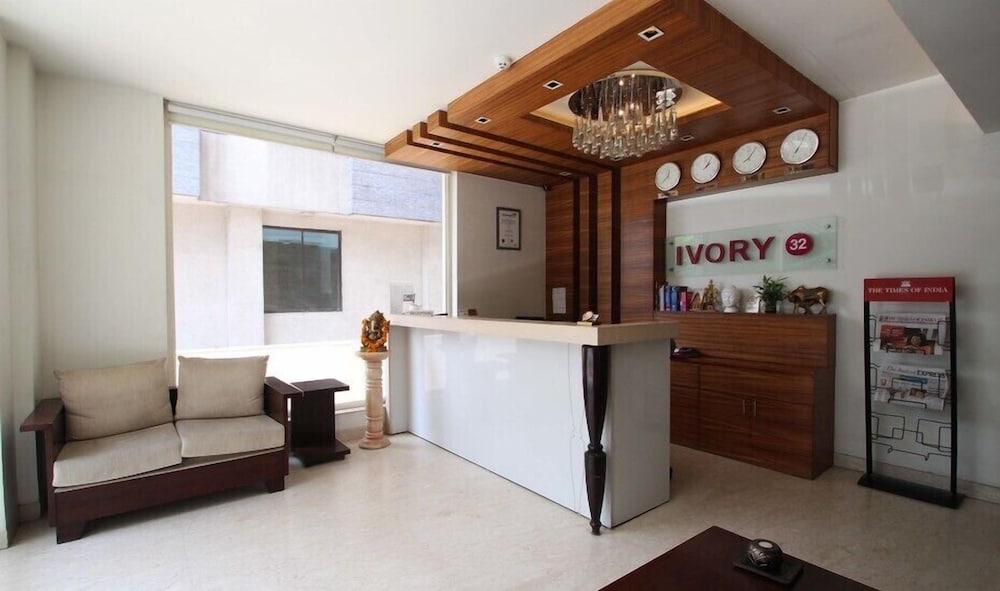 Hotel Ivory 32 16/63