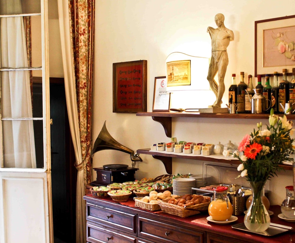 Nizza Hotel 45/69