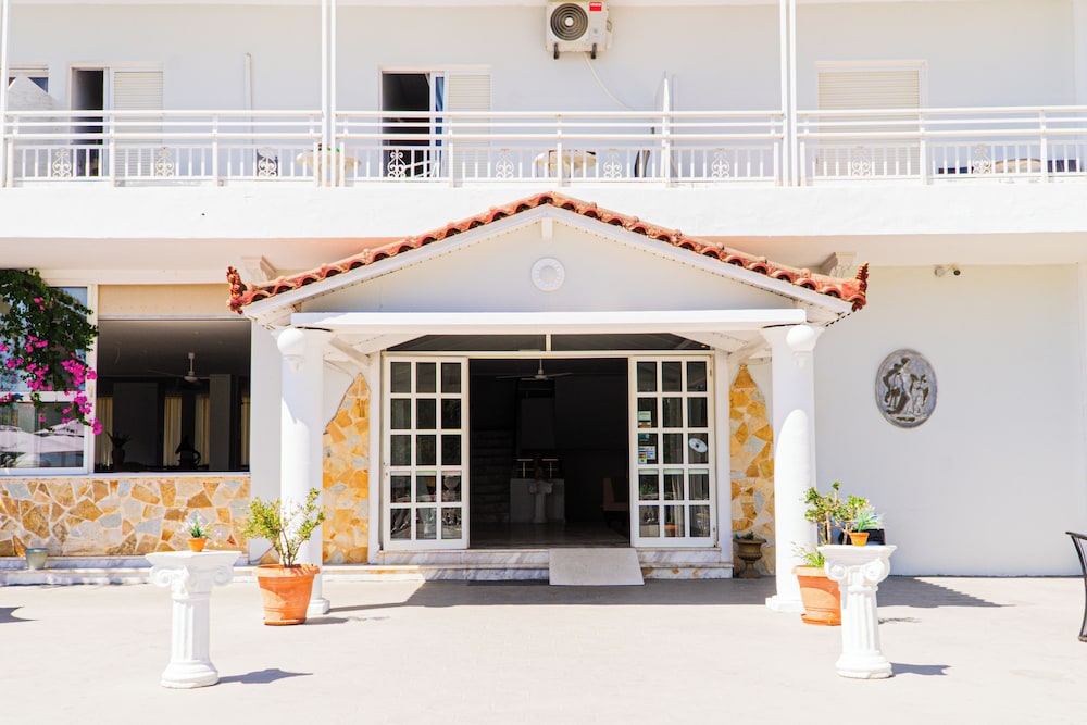 Ikaros Hotel 16/70