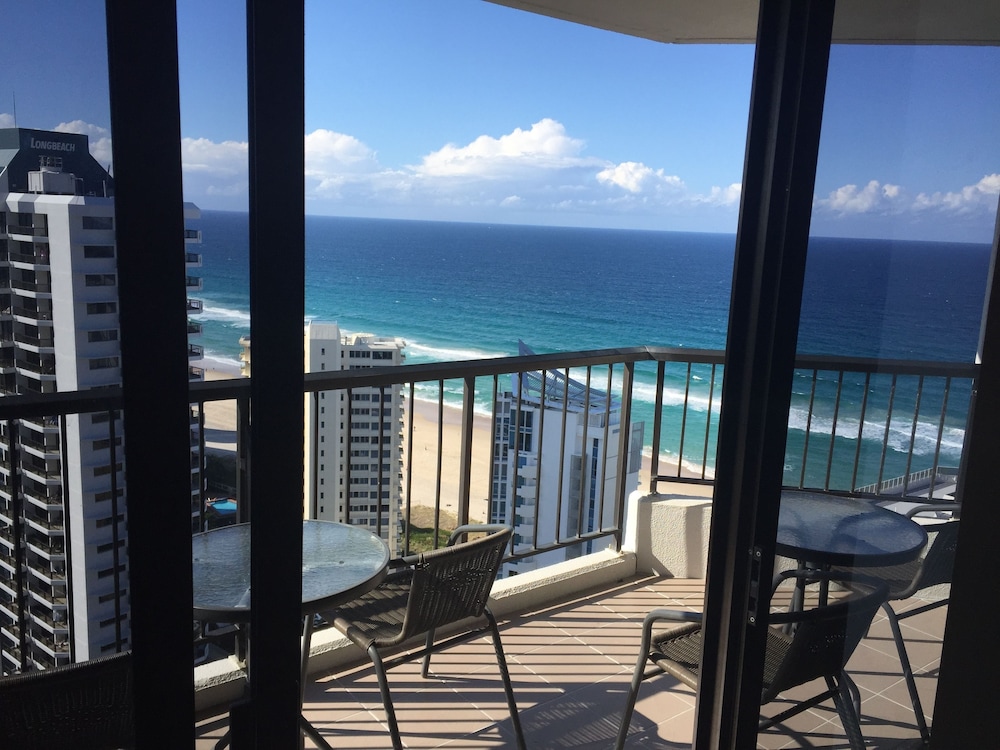 Surfers Century Oceanside Apartments 35/50
