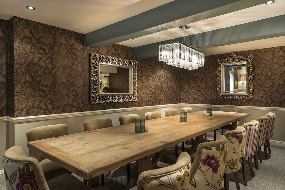 Royal Oak Hotel 35/47