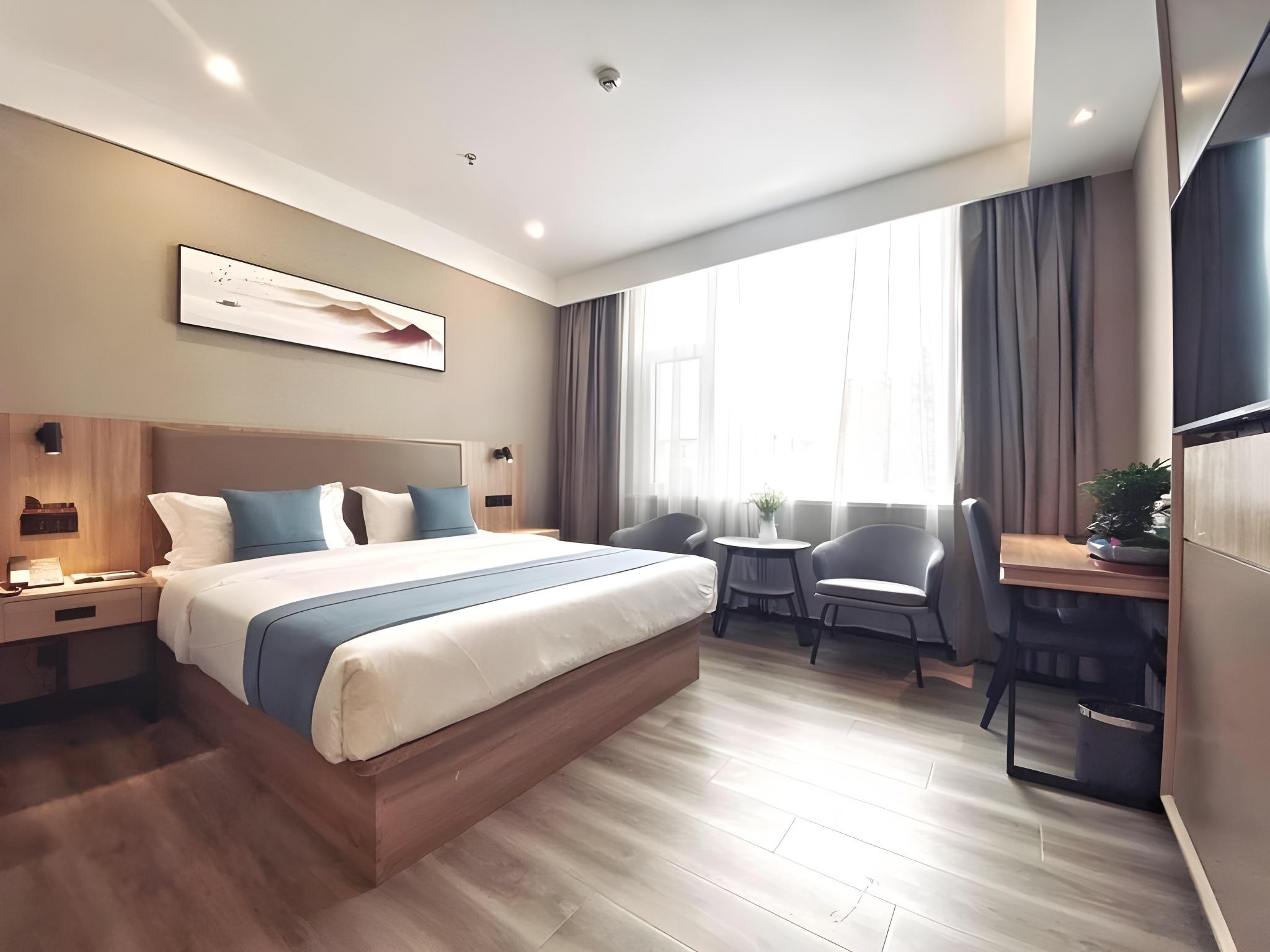 Room at Green Tree Inn Shandong Jinan City Shungeng Intl. Convention and Exhibition Center Express Hotel, JINAN