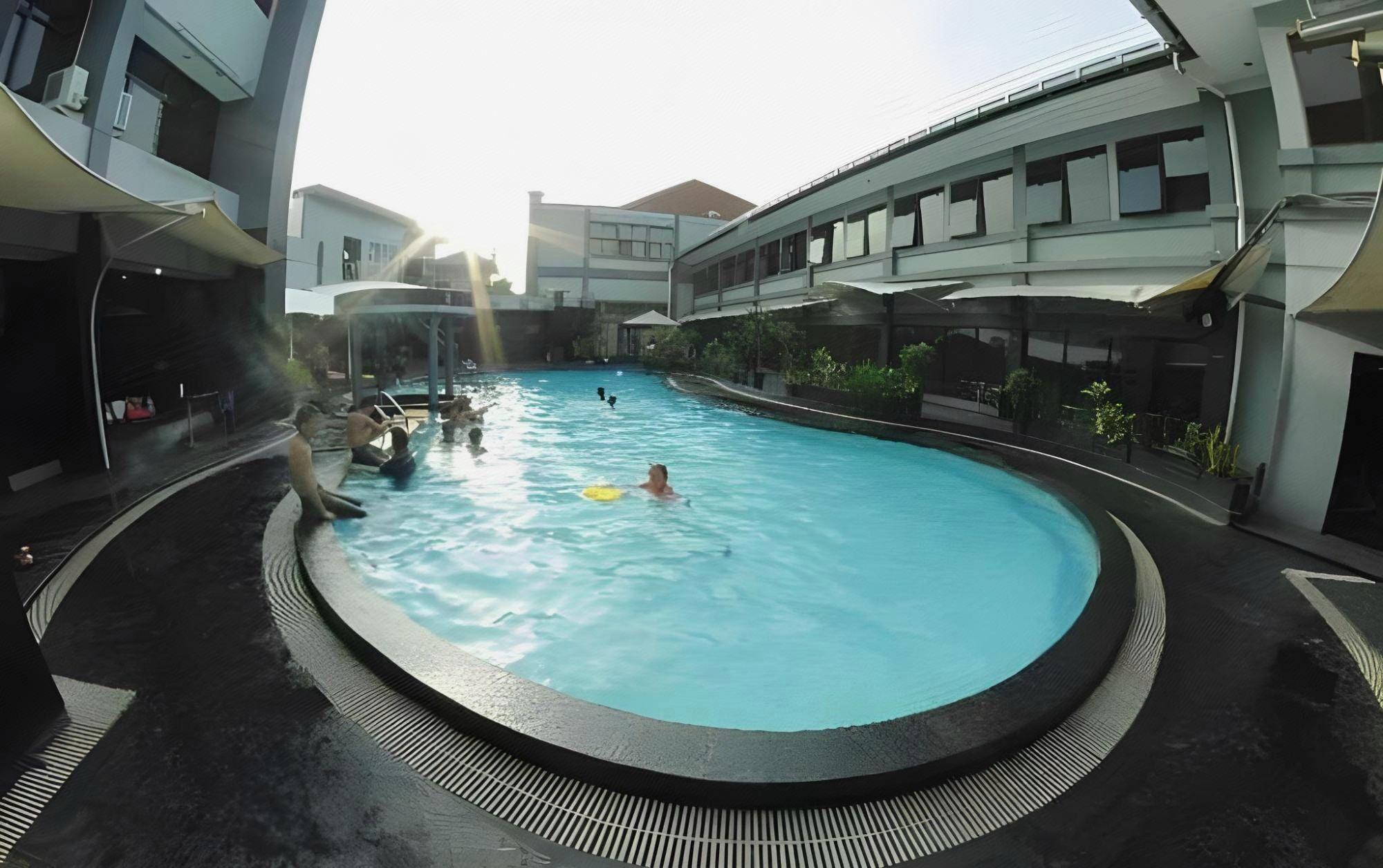 Swarna Dwipa Hotel 53/54