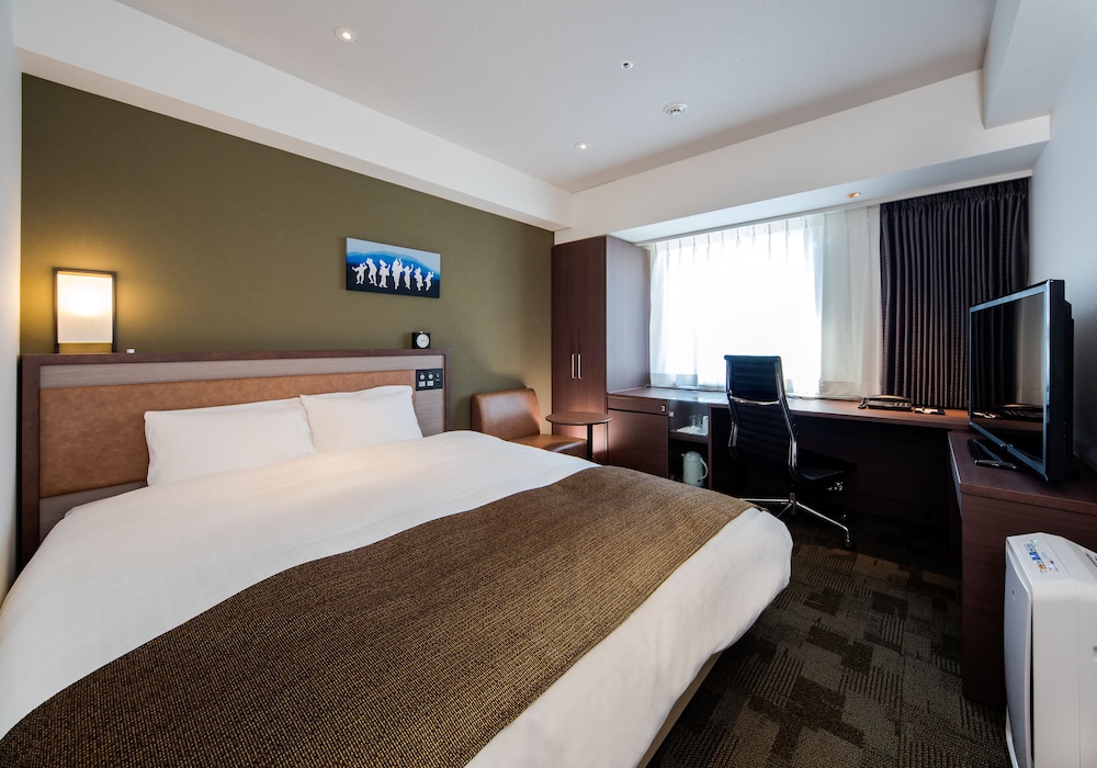 MODERATE, DOUBLE BED, SMOKING