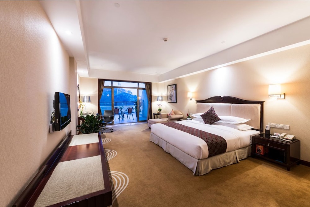 Country Garden Phoenix Hotel Changshou 16/54