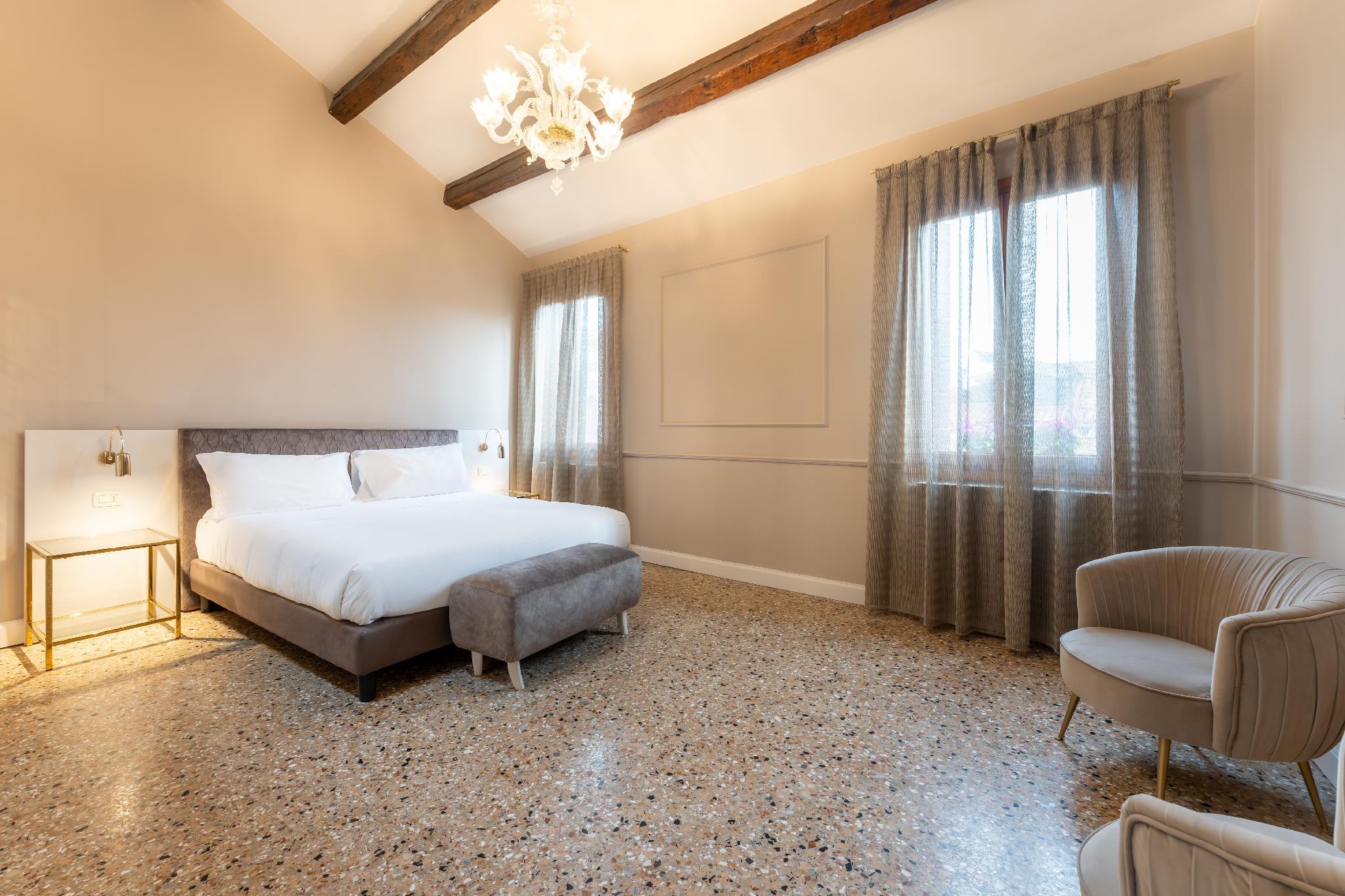 San Vio Palace Luxury Apartments 5/17