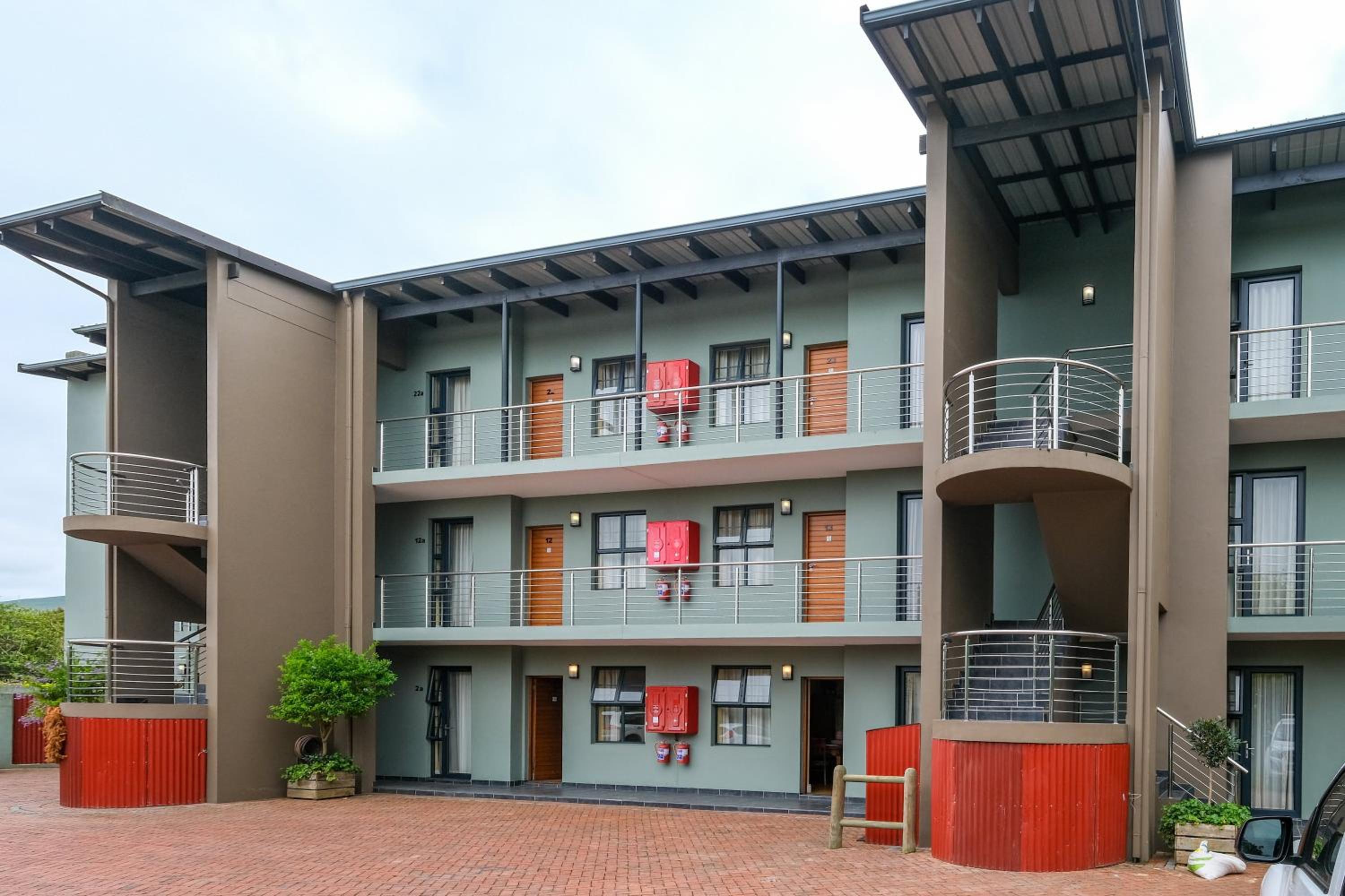 17onWellington Suites 42/51