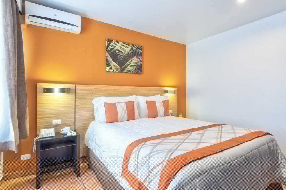 Hotel Suites Cristina 21/69
