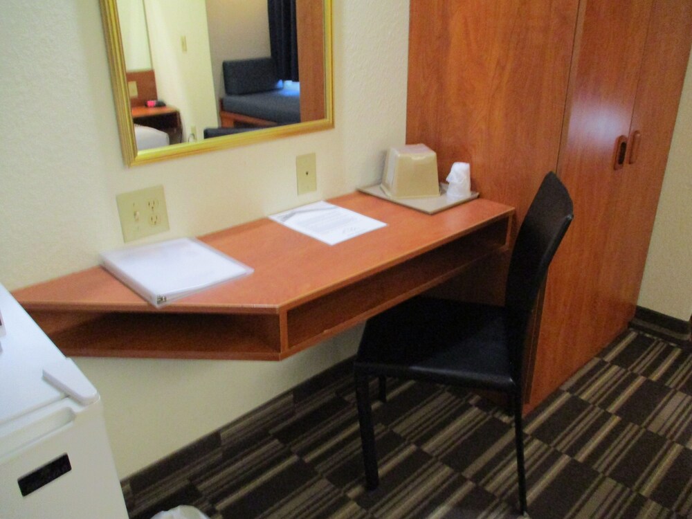 Microtel Inn Suites By Wyndham Inver Grove Heights Minneap 43/50