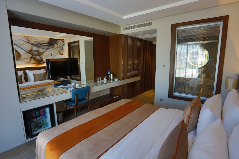 B Business Hotel & Spa 6/53