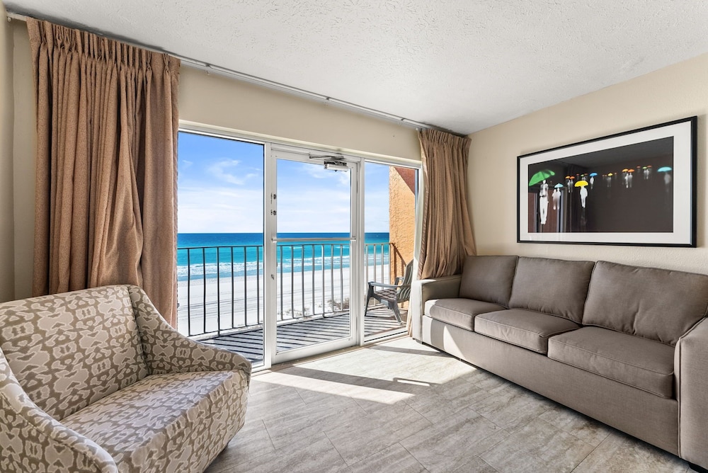 Seahaven Beach Hotel 48/69