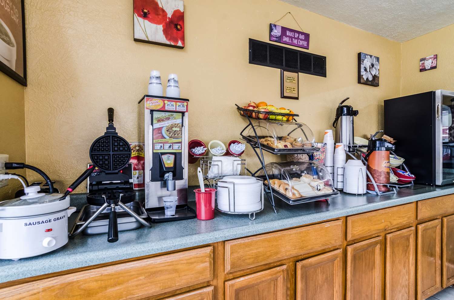 Econo Lodge Winfield 16/24