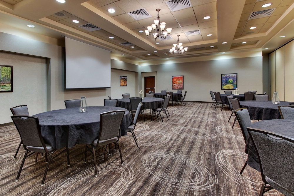 Drury Inn and Suites Phoenix Happy Valley 41/50