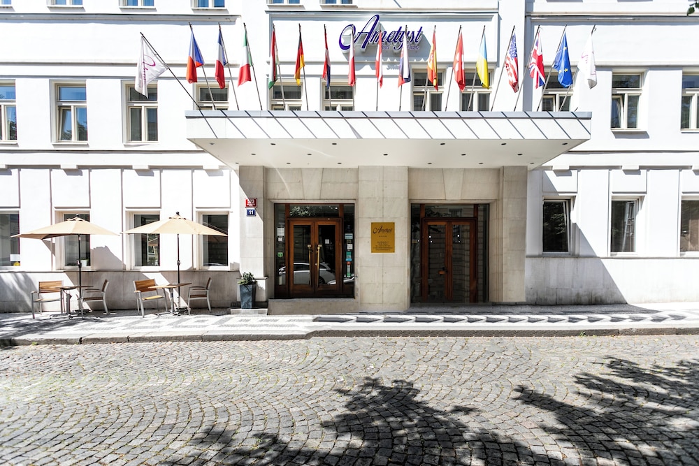 Ametyst Hotel 66/71