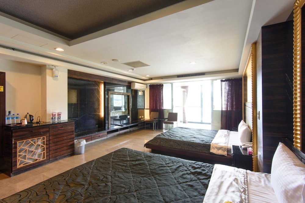 HARBOR ELITE HOTEL 14/28