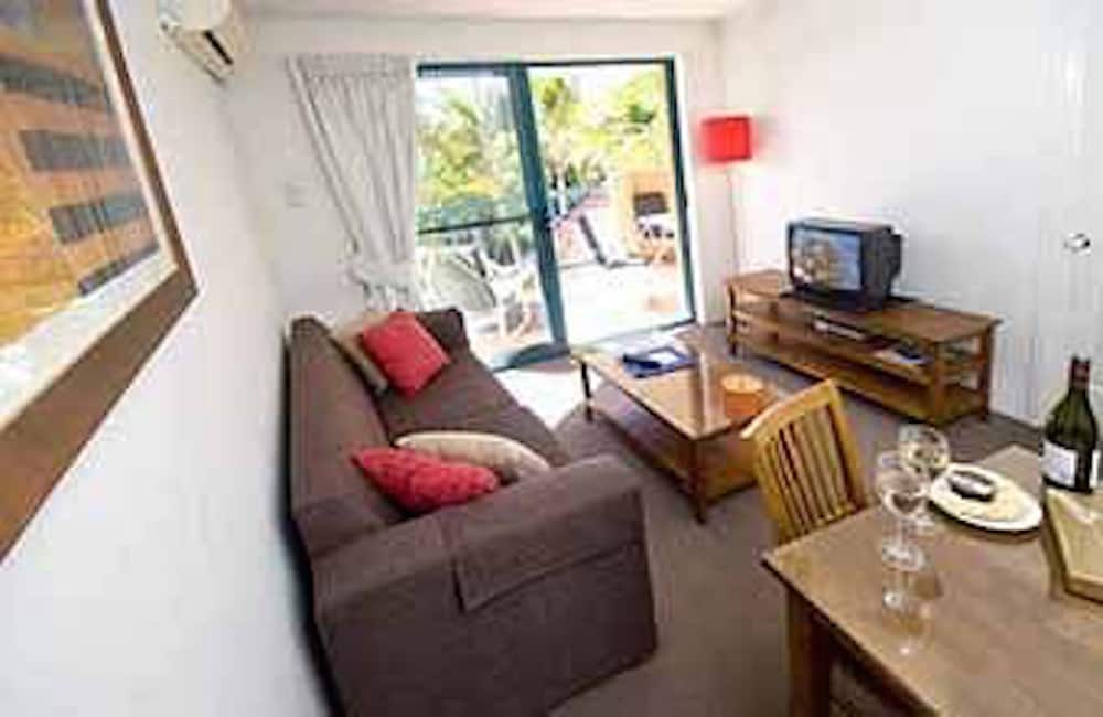 Karana Palms Self Contained Apartments 35/58