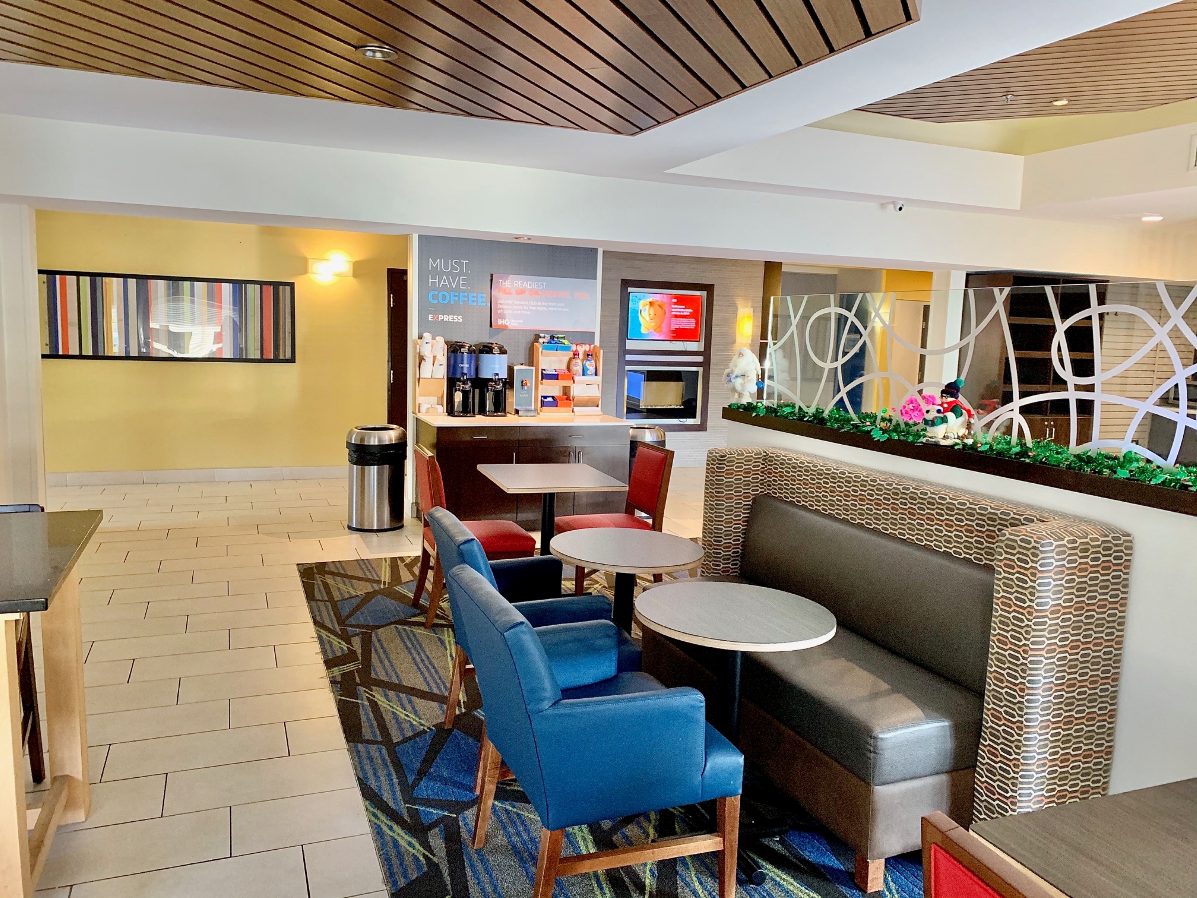 Holiday Inn Express Hotel And Suites Chicago Libertyville 54/63