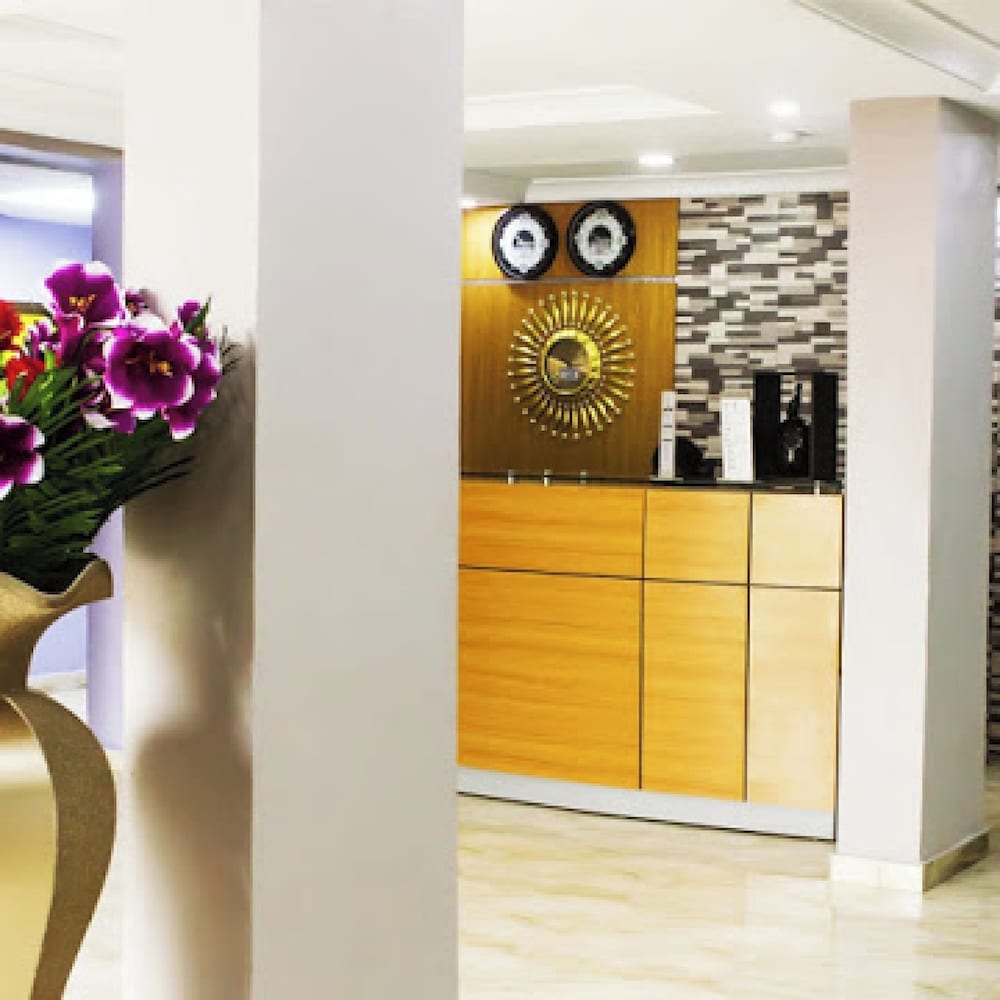Oragon Hotel and Suites 3/46
