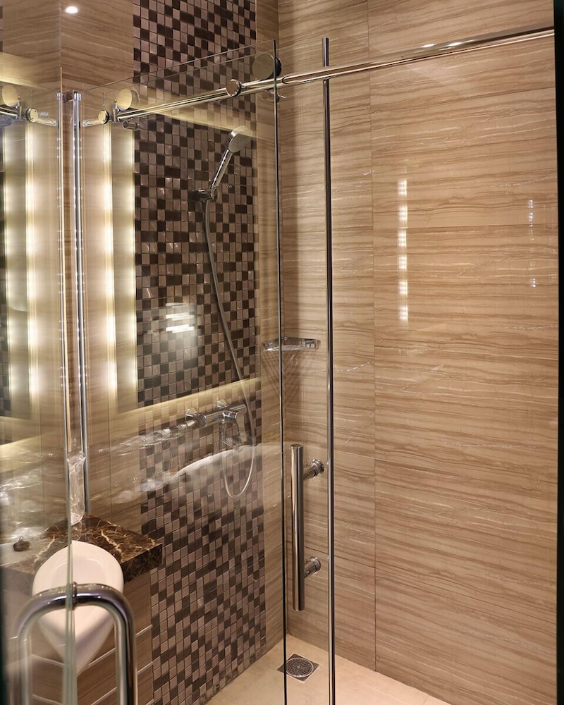 Grand Citihub Hotel Kajoetangan 35/61