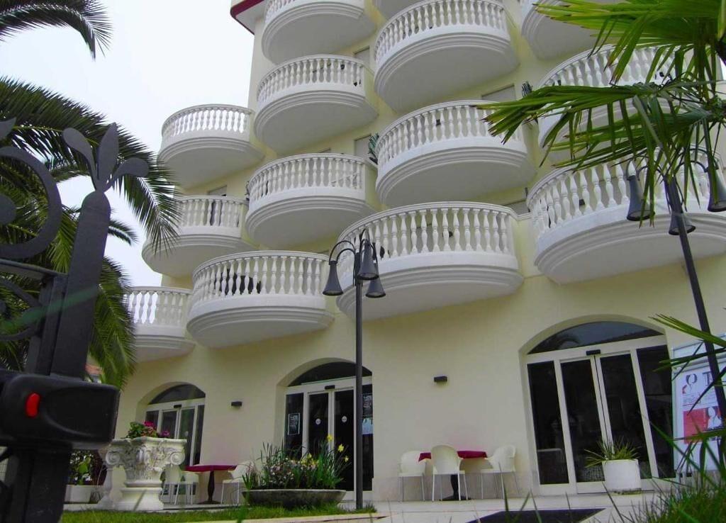 Hotel Eva 2/18
