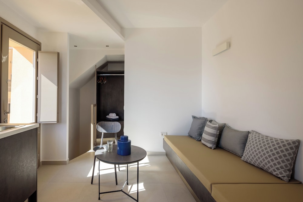 Kalestesia Suites 97/120