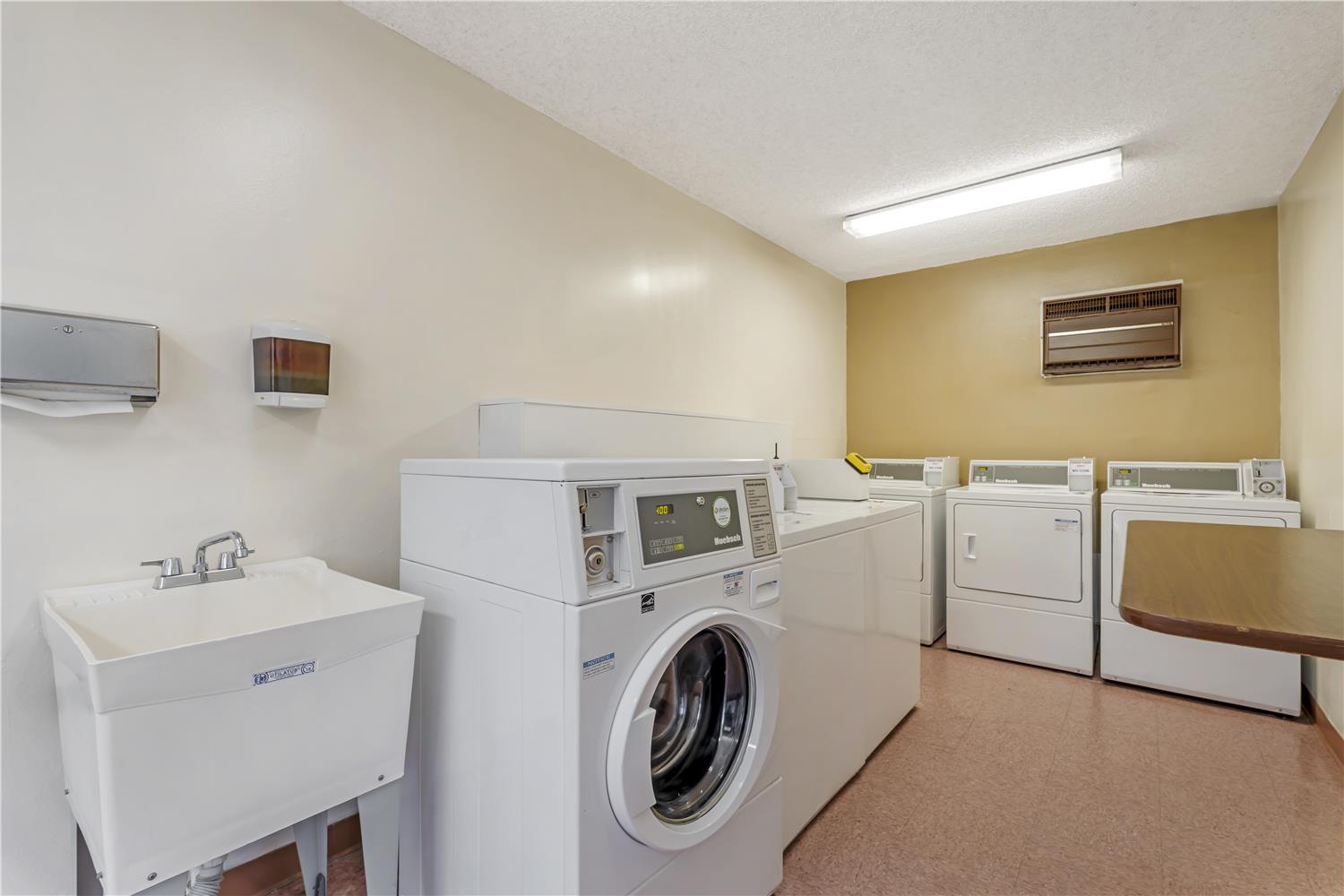 Best Western Plus Anaheim Inn 39/59