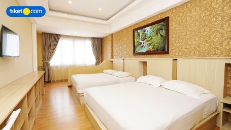 Silver, 2 Double Beds