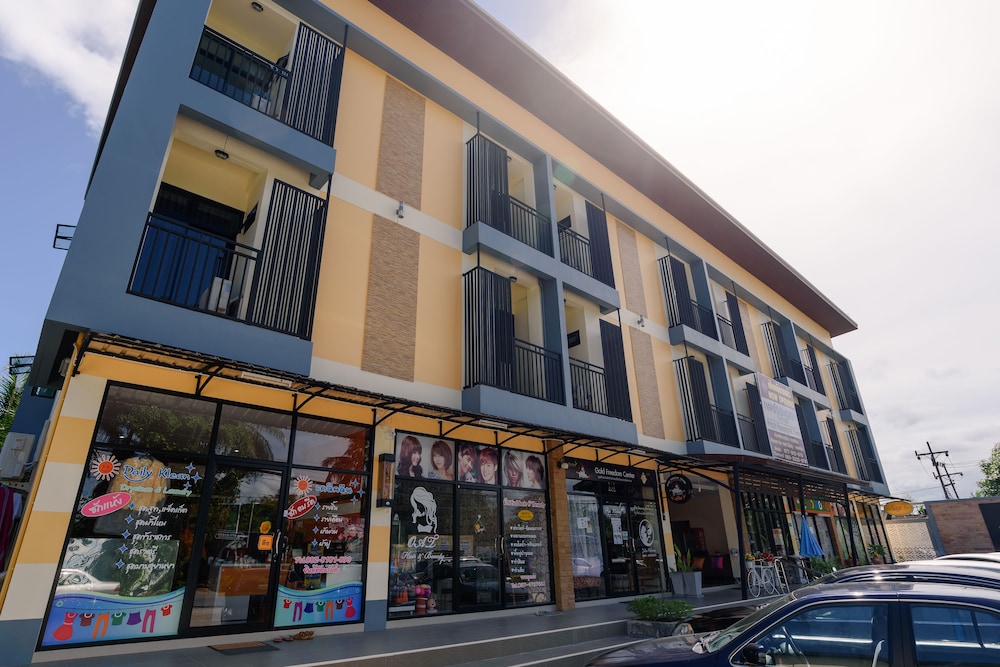 Petch Ranong At Town 2/23