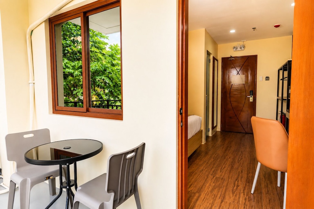 Hollywood Hotel Puerto Princesa 48/66