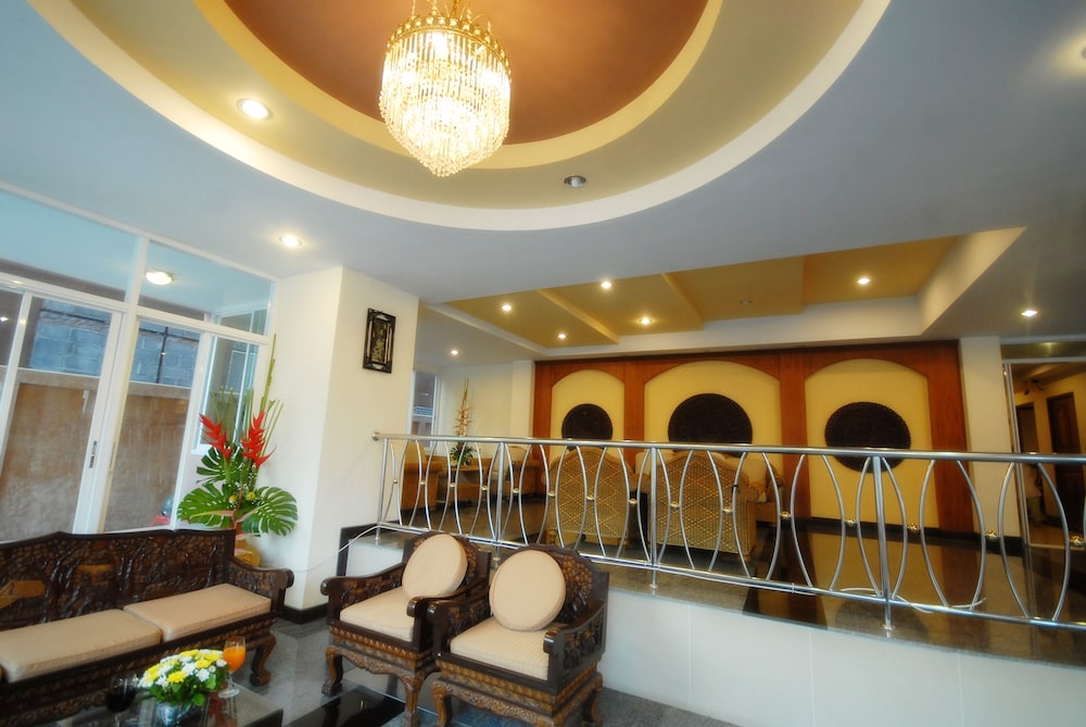 Golden Villa 38/47