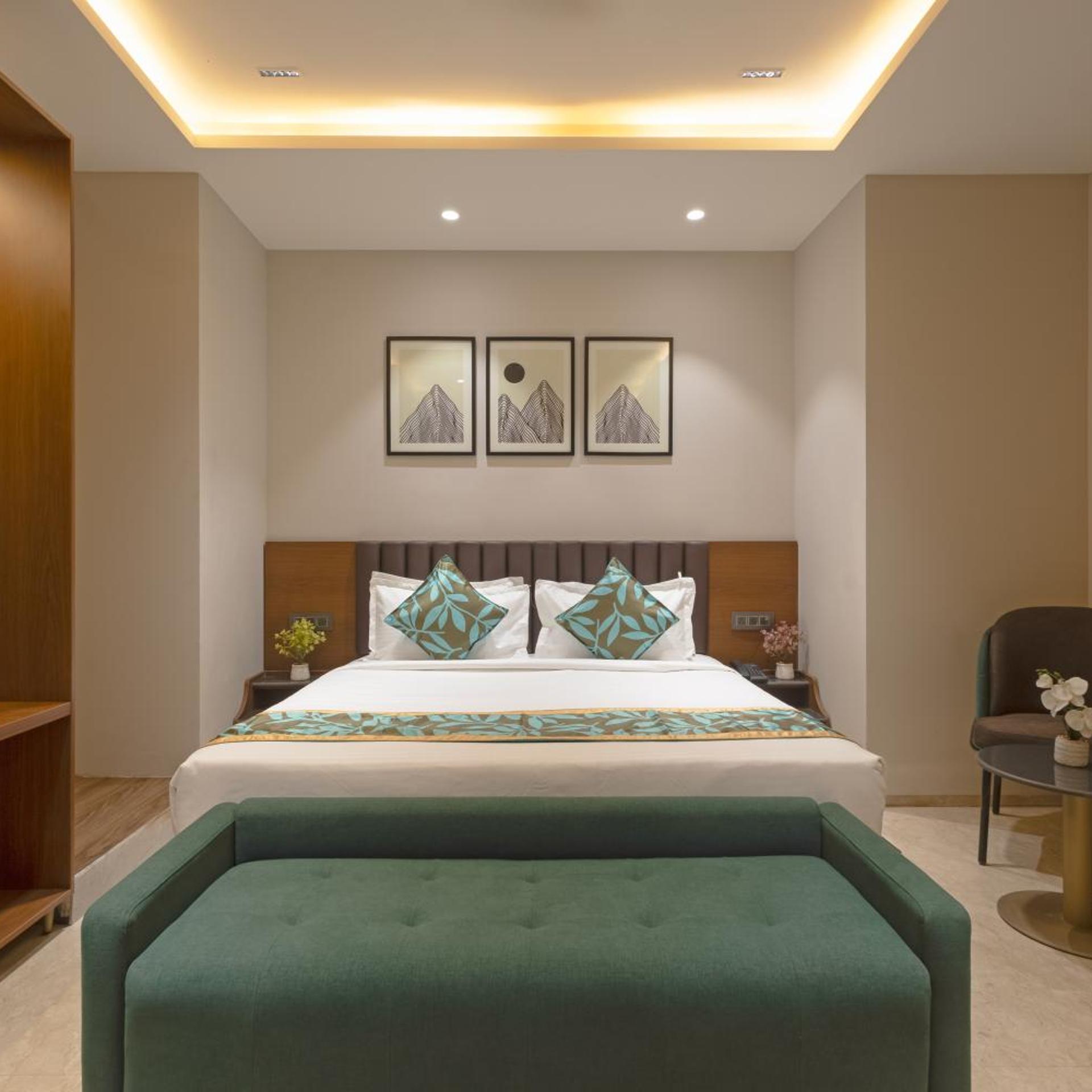 Saltstayz Premier Naraina Vihar 34/60