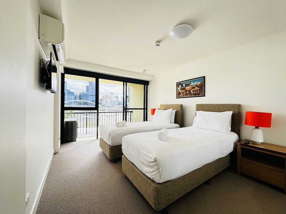 DELUXE, APARTMENT, RIVER VIEW