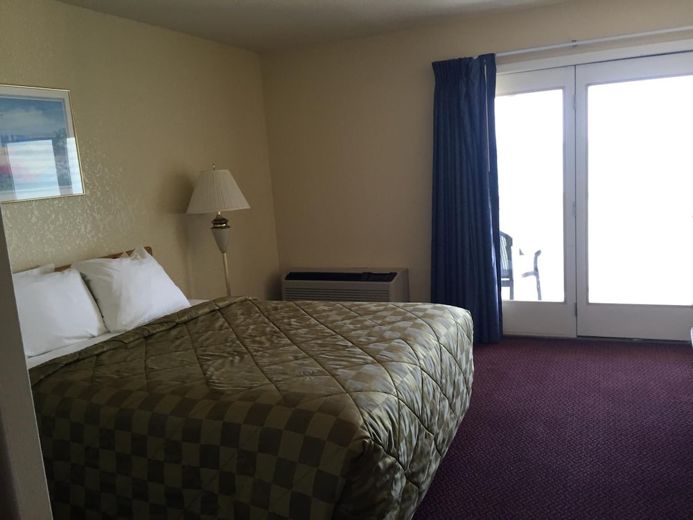 Fairview Beachfront Inn &amp; Waterpark 9/14