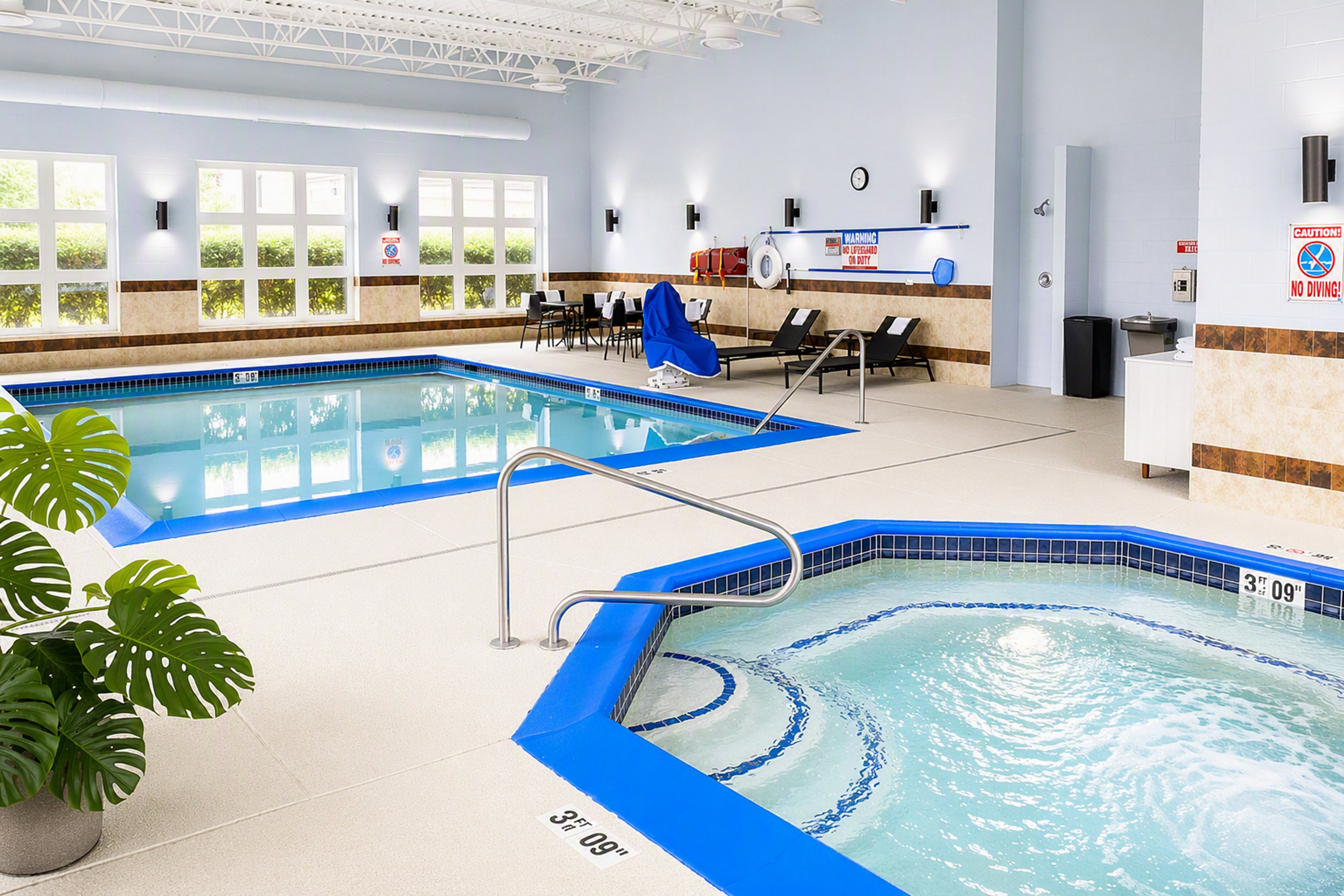 Holiday Inn Express Wixom 11/29