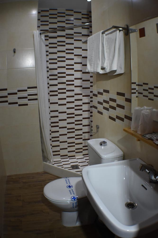 Hostal Alamare 42/50