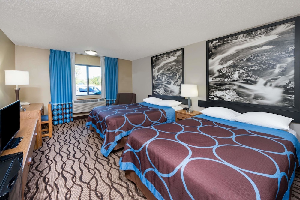 Super 8 by Wyndham West Plains 7/20