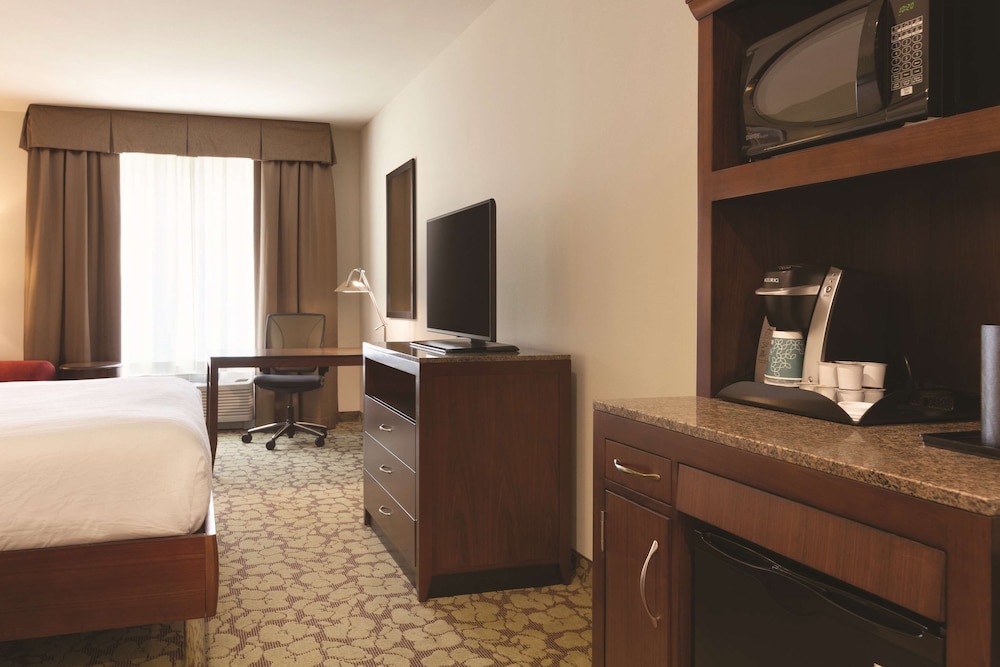 Hilton Garden Inn Boston Logan Airport 20/38