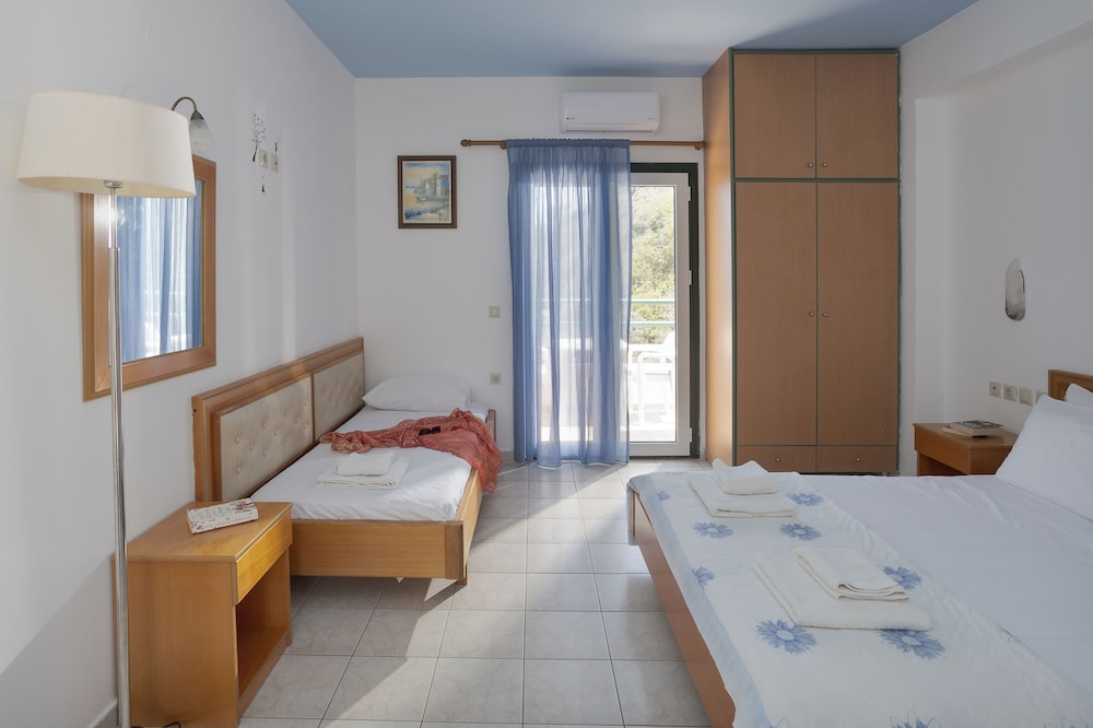 SUNNY HILL Adults only16+ by Estia 22/59